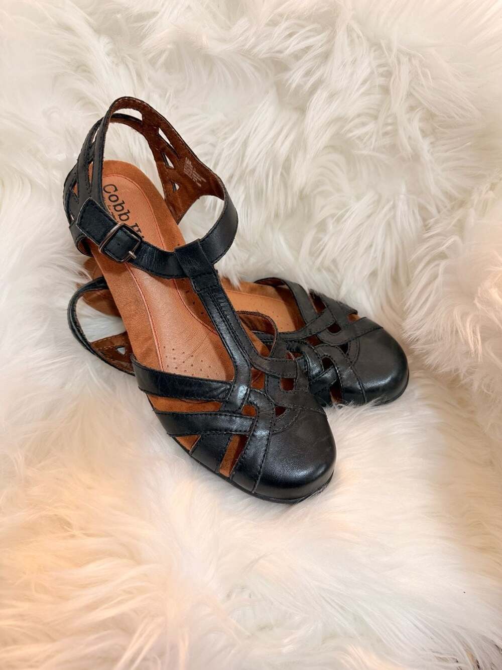 Cobb Hill by New Balance Black Leather T-Strap Cutout Sandals Size 8.5M